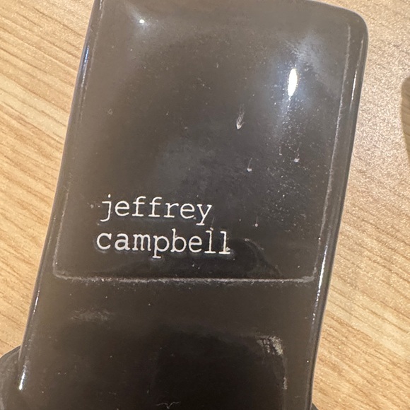 Jeffrey Campbell Black Classic patent leather Flop with Gold Accents - Picture 5 of 6